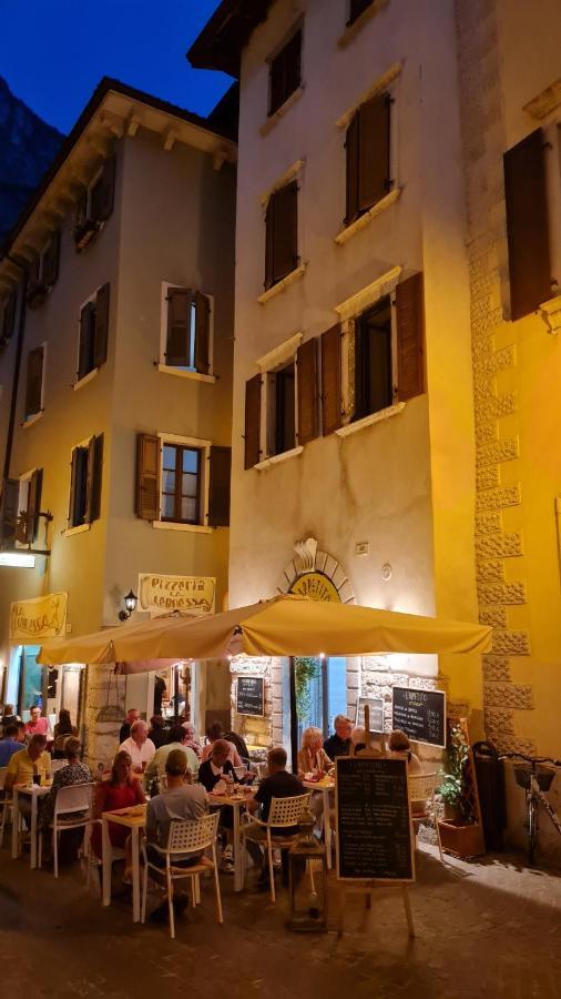 Appartamento Sunrise - Centro Storico N1 Riva del Garda Exterior foto